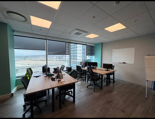 1,660M² OFFICE TO LET IN FORESHORE